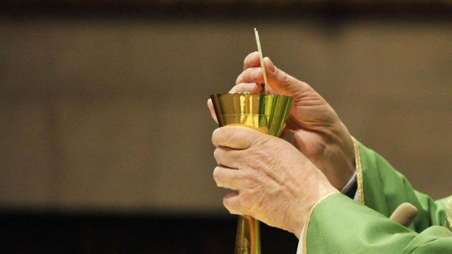 CÁCH THỰC HIỆN VIỆC RƯỚC LỄ THIÊNG LIÊNG