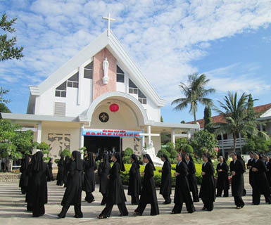 Hội Dòng MTG Nha Trang: Trực tuyến Thánh Lễ tạ ơn và nghi thức Khấn Trọn Đời, lặp lại lời khấn nhân dịp kỷ niệm Ngân Khánh và Kim Khánh khấn Dòng vào lúc 6 giờ, ngày 28.06.2021