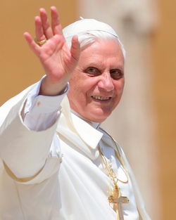 ĐỨC BÊNÊĐICTÔ XVI – NHÀ TRUYỀN THÔNG LỖI LẠC